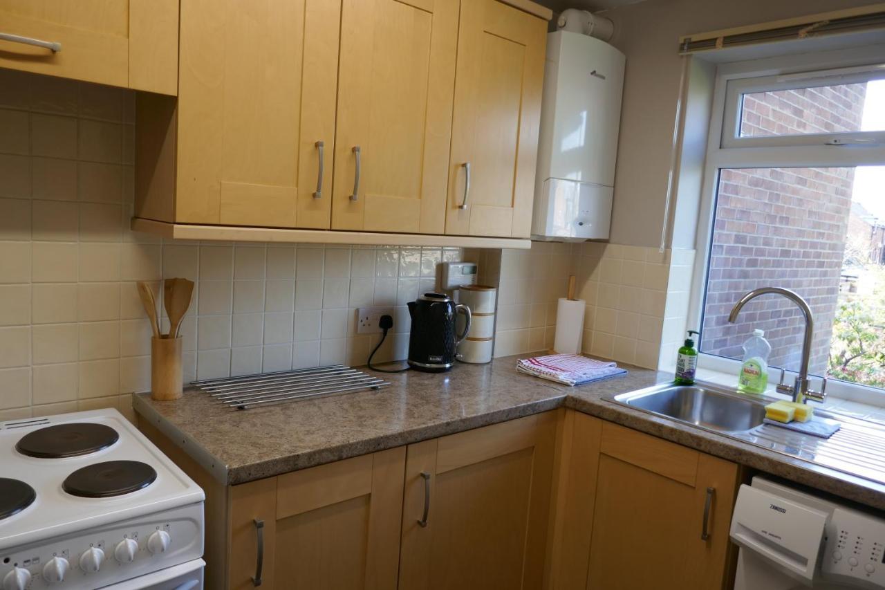 2 Bedroom House Walking Distance To City Centre With Free Parking York Bagian luar foto