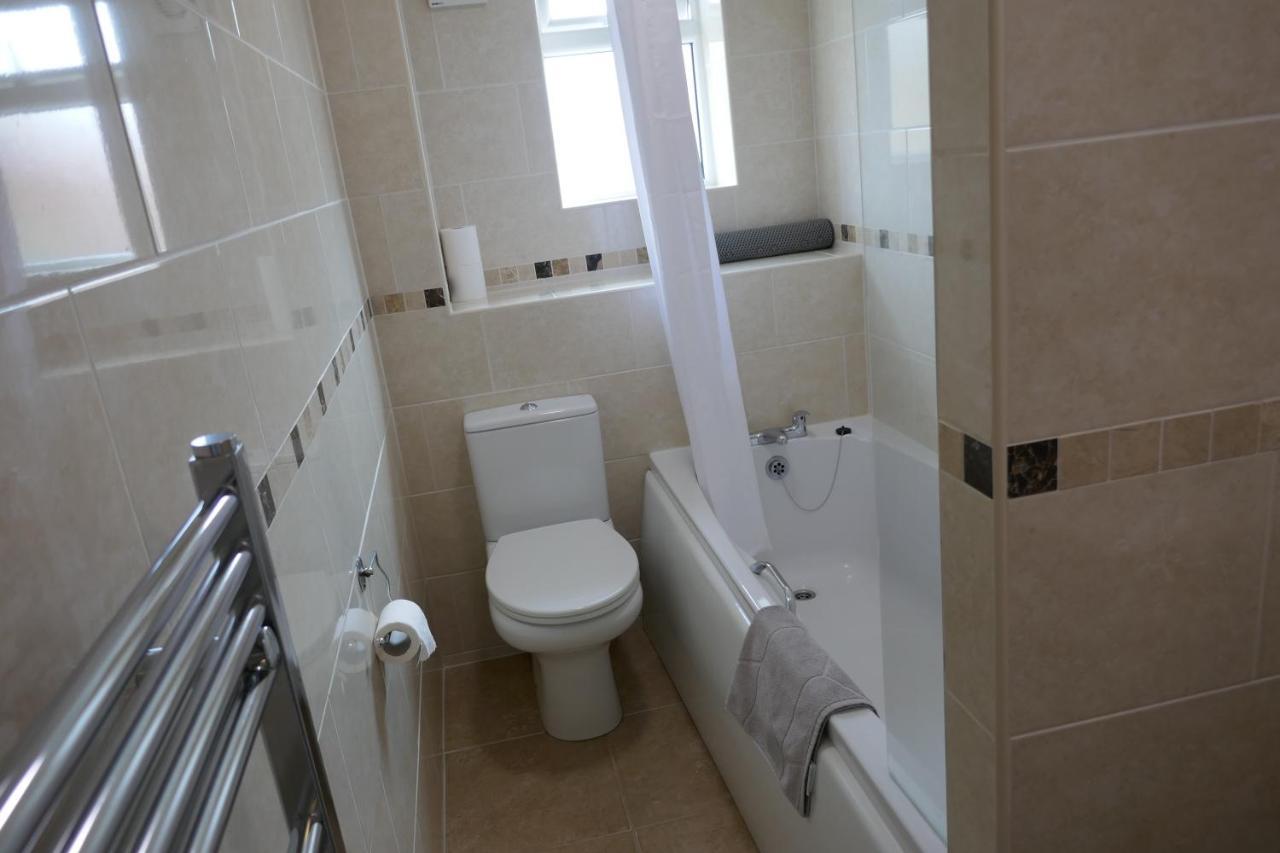 2 Bedroom House Walking Distance To City Centre With Free Parking York Bagian luar foto