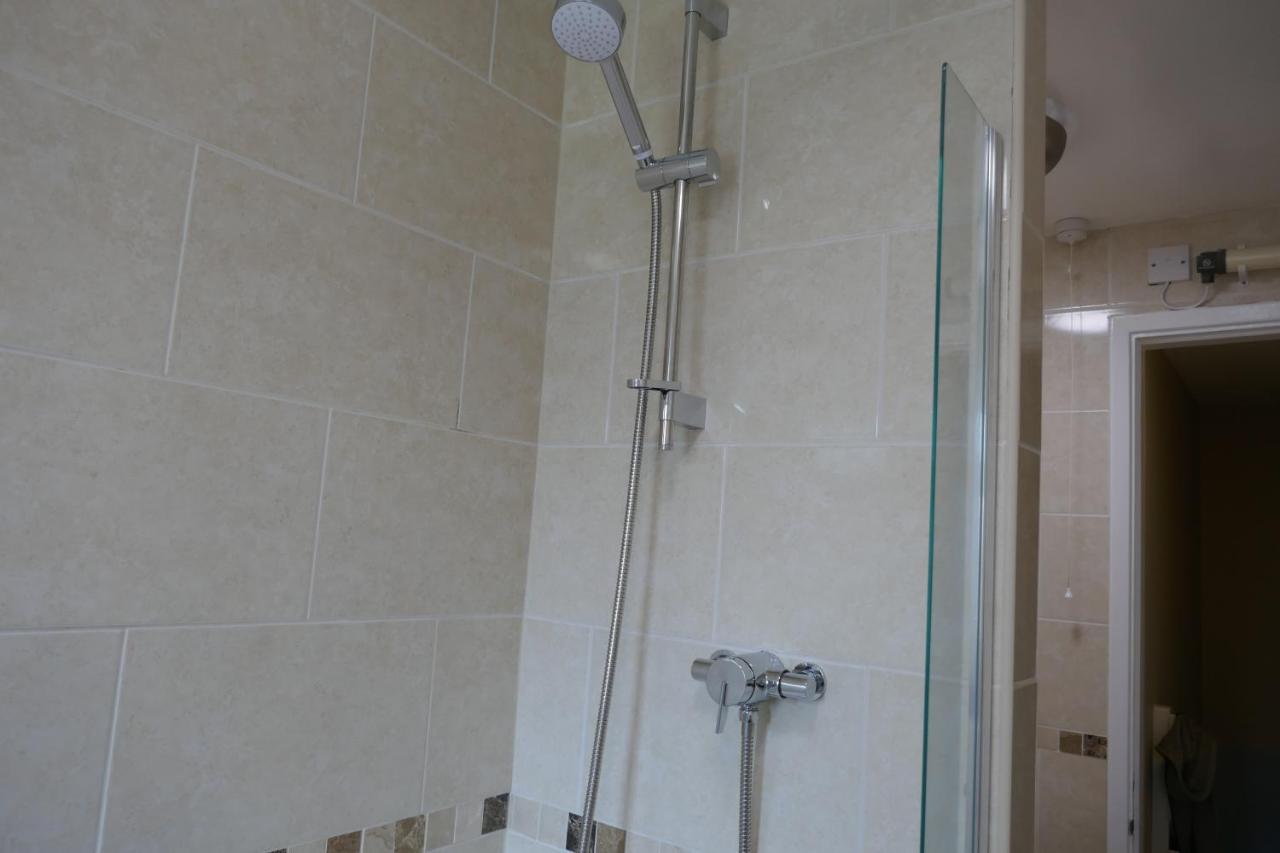 2 Bedroom House Walking Distance To City Centre With Free Parking York Bagian luar foto