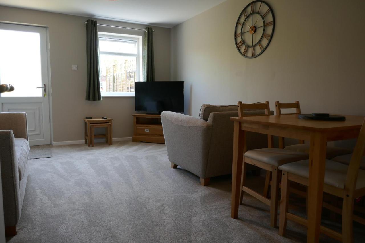 2 Bedroom House Walking Distance To City Centre With Free Parking York Bagian luar foto