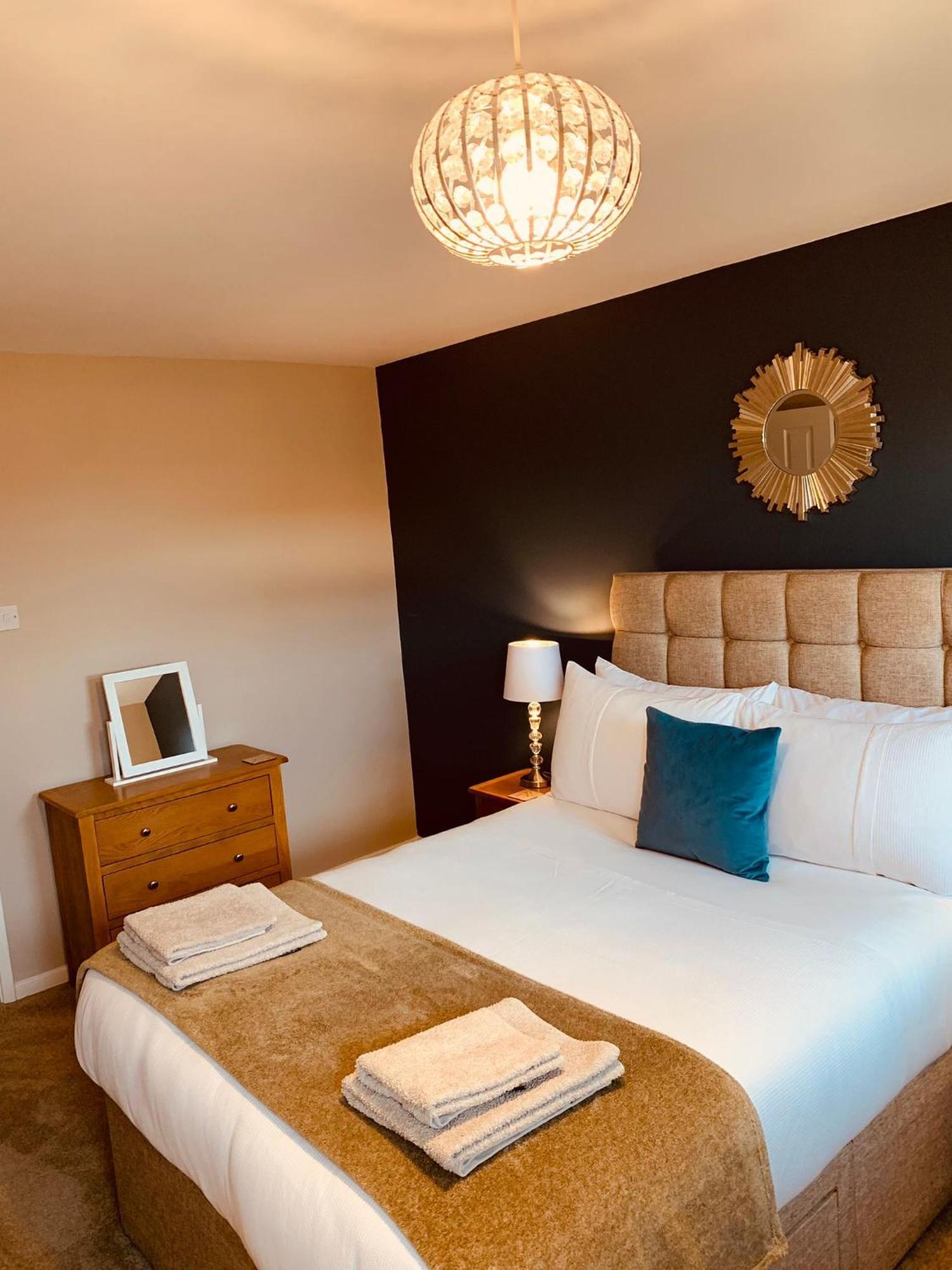 2 Bedroom House Walking Distance To City Centre With Free Parking York Bagian luar foto