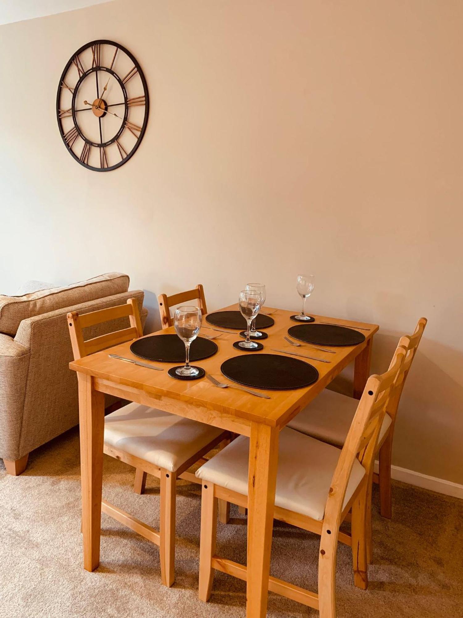 2 Bedroom House Walking Distance To City Centre With Free Parking York Bagian luar foto